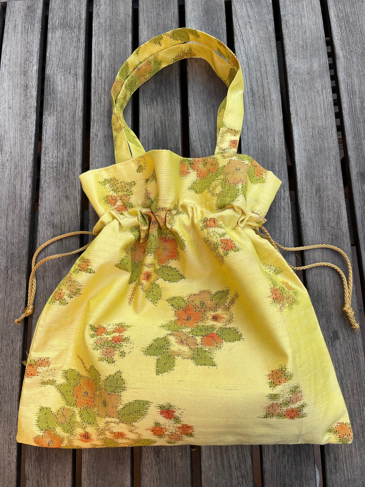 Kinchaku Toto Silk bag - Flower / Yellow