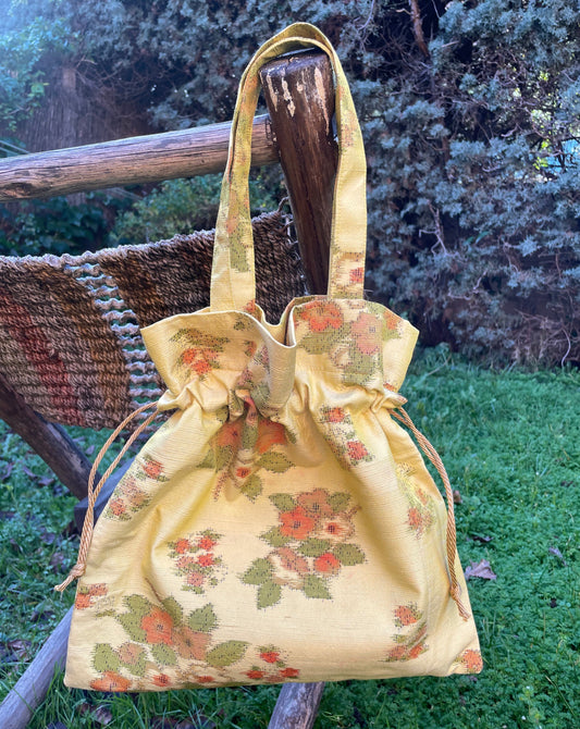 Kinchaku Toto Silk bag - Flower / Yellow